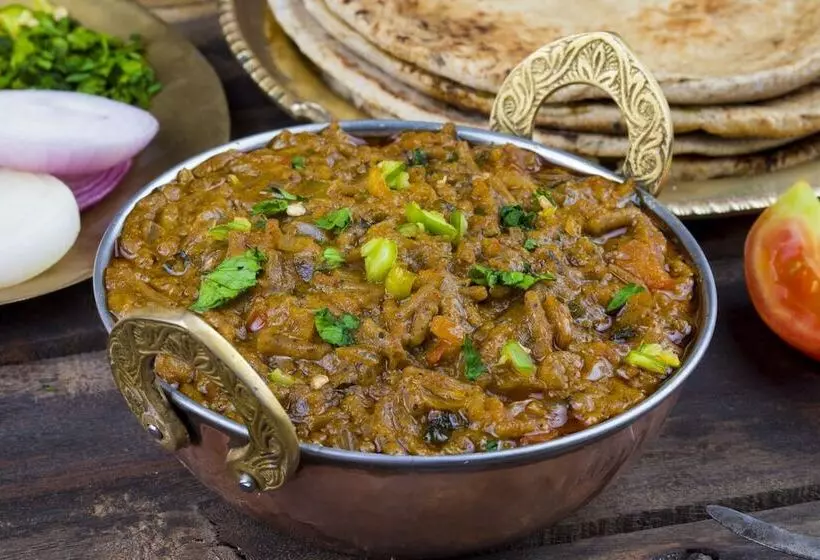 Fotos del hotel Collection O 30006 Ambawadi:  19