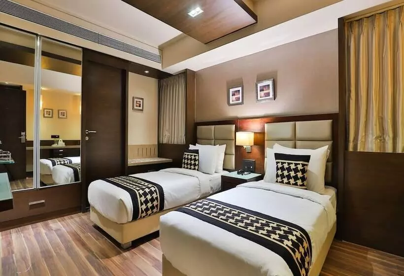 Fotos del hotel Collection O 30006 Ambawadi:  7