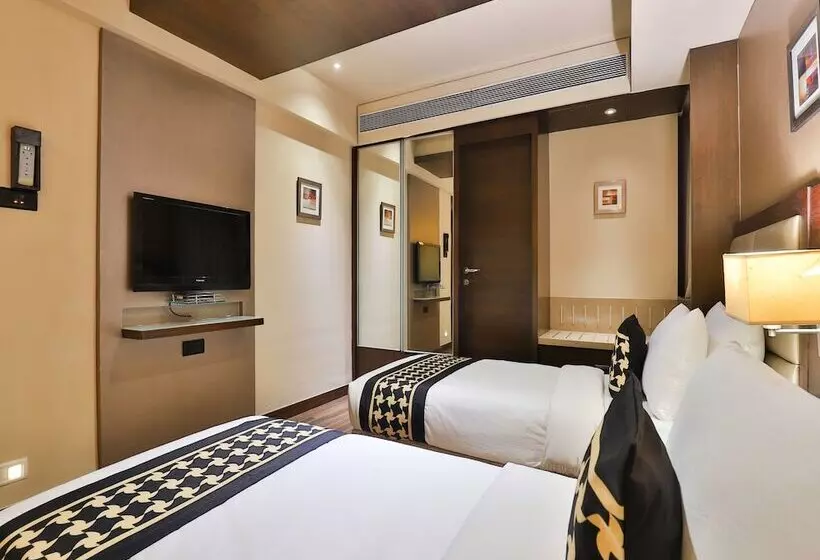 Fotos del hotel Collection O 30006 Ambawadi:  16