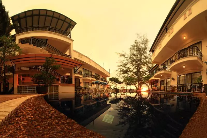 Fotos del hotel In On The Beach:  21