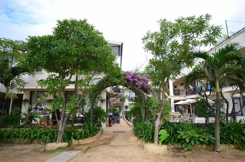 Fotos del hotel In On The Beach:  12