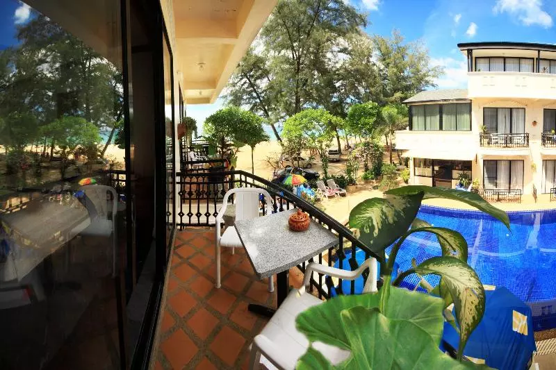 Fotos del hotel In On The Beach:  5