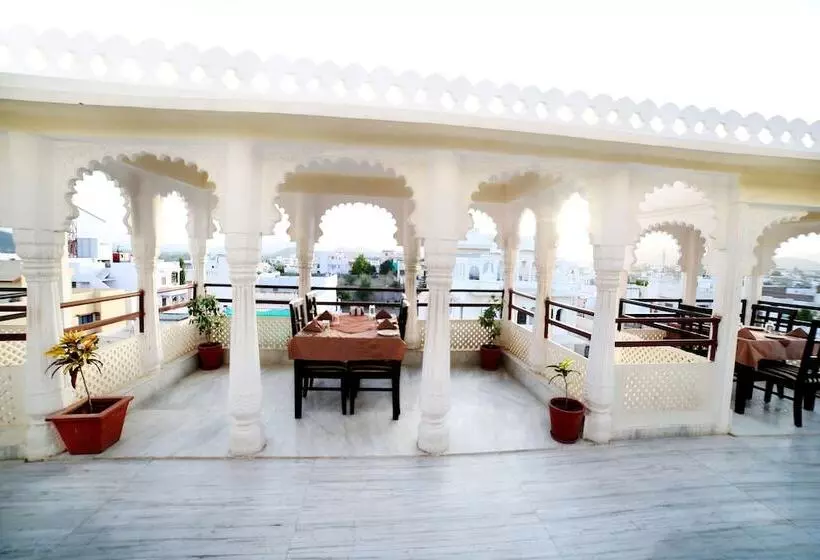 Fotos del hotel Royal Pratap Niwas:  14