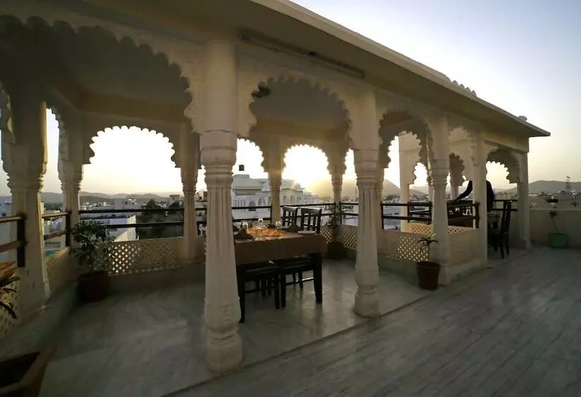 Fotos del hotel Royal Pratap Niwas:  6