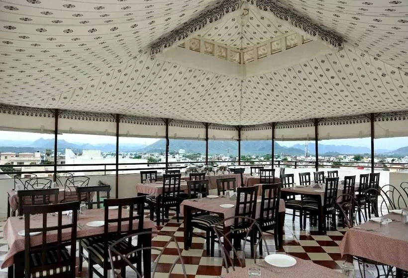 Fotos del hotel Royal Pratap Niwas:  4