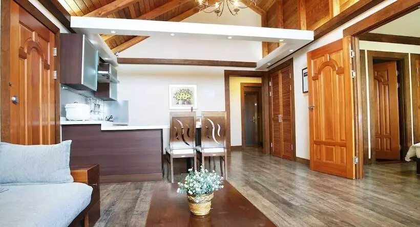 Fotos del hotel Uts Village:  17