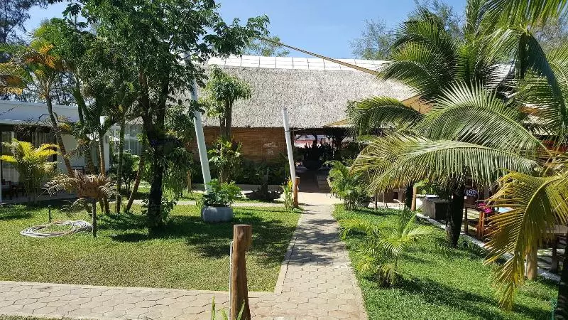 Fotos del hotel Sahaa Beach Resort:  21