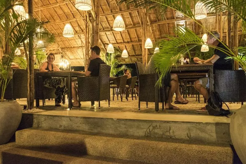 Fotos del hotel Sahaa Beach Resort:  25