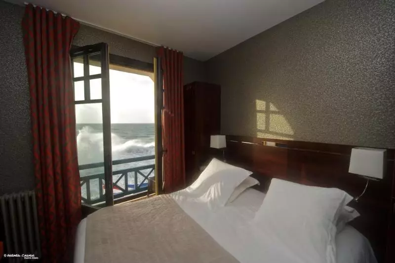 Fotos del hotel Ambassadeurs Logis:  24