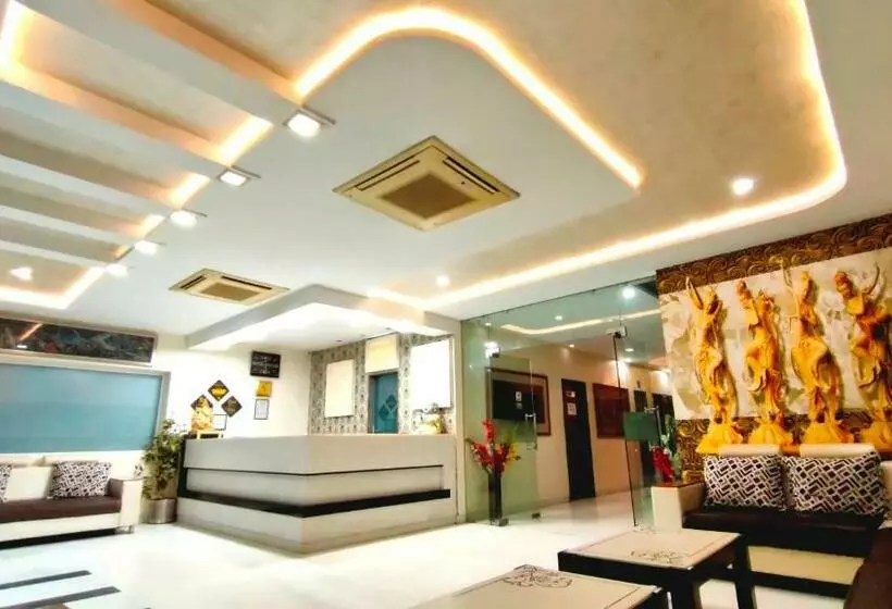 Fotos del hotel Karan Vilas:  4