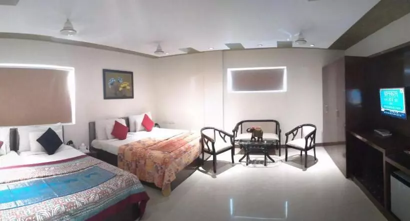 Fotos del hotel Karan Vilas:  2