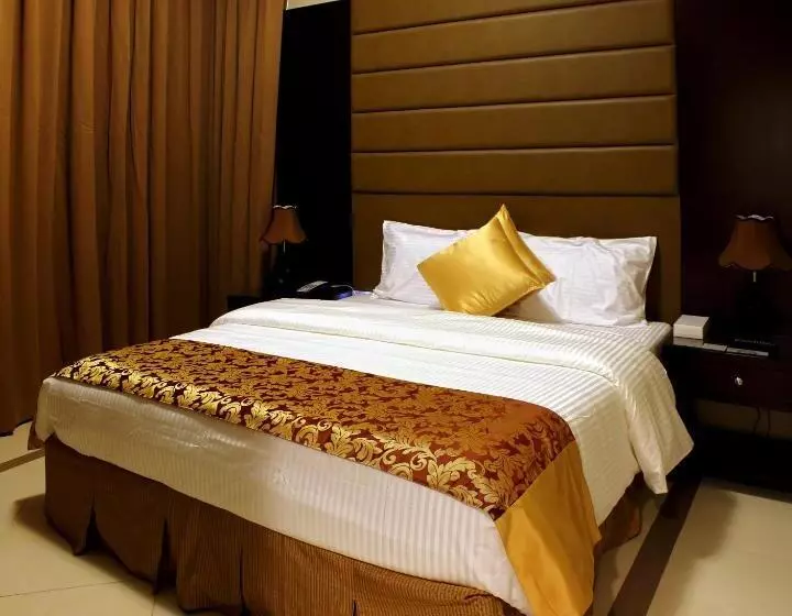 Fotos del hotel Paragon Hotel Apartments:  10