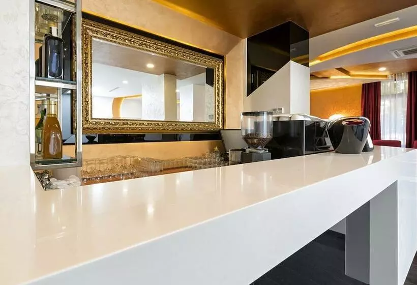 Fotos del hotel Nova City Garni Hotel Signature Collection:  5