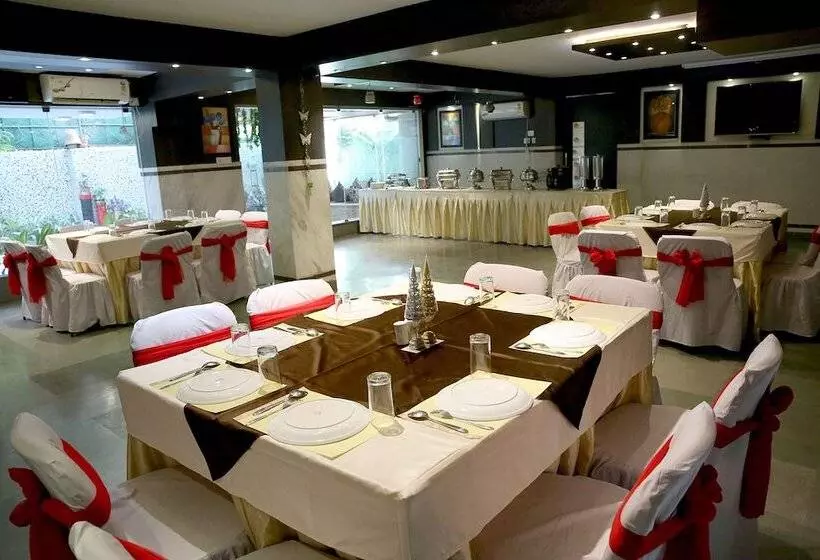 Fotos del hotel Tatvam Residency:  5