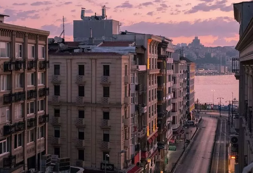 Fotos del hotel Tarihi Isparta Palas:  3