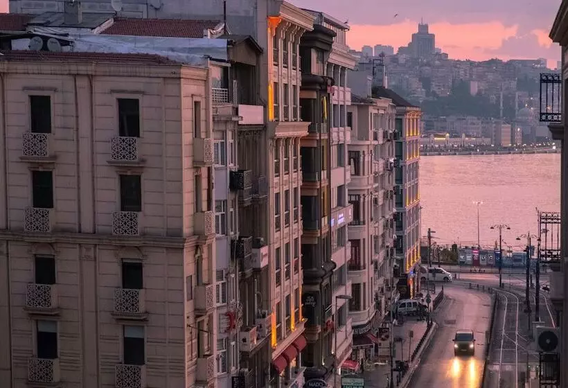 Fotos del hotel Tarihi Isparta Palas:  6