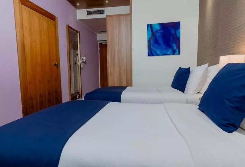 Fotos del hotel Holiday Inn Express Belgrade  City:  5