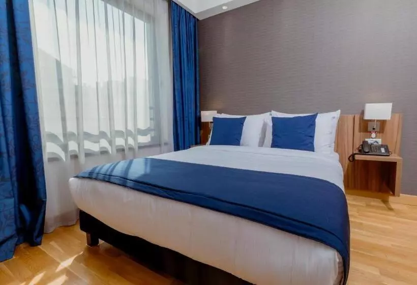 Fotos del hotel Holiday Inn Express Belgrade  City:  8