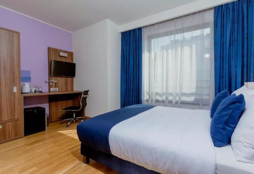 Fotos del hotel Holiday Inn Express Belgrade  City:  14