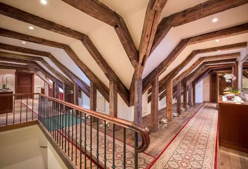 Fotos del hotel Miss Sophie's Charles Bridge:  2