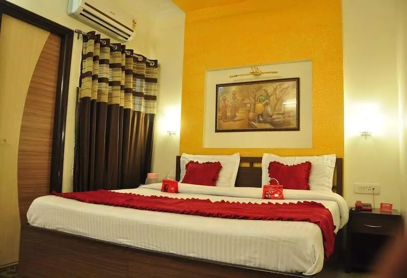 Oyo Rooms Regent Cinema Chowk