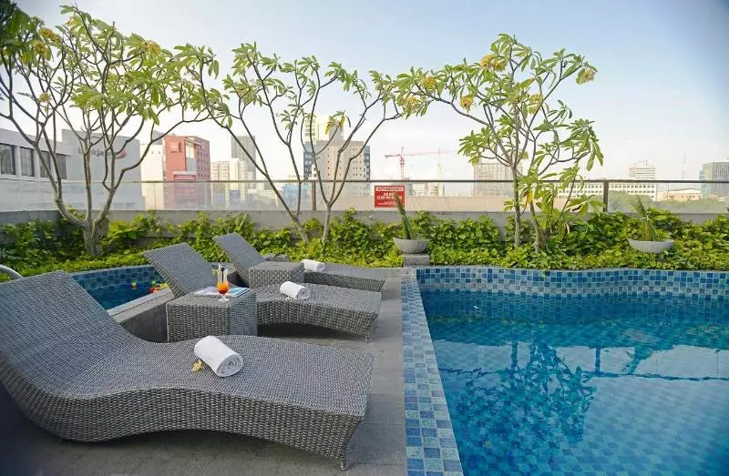 Fotos del hotel Crown Prince  Surabaya Managed By Midtown Indonesia:  6