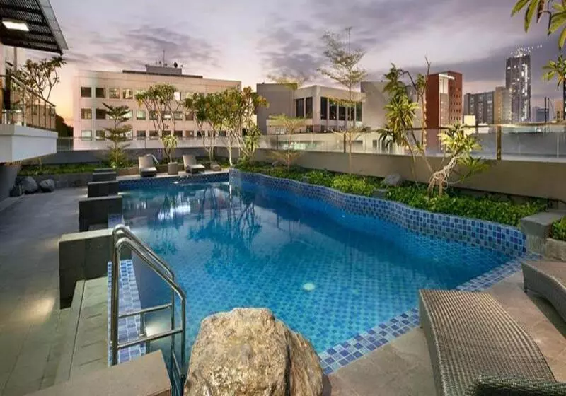 Fotos del hotel Crown Prince  Surabaya Managed By Midtown Indonesia:  2