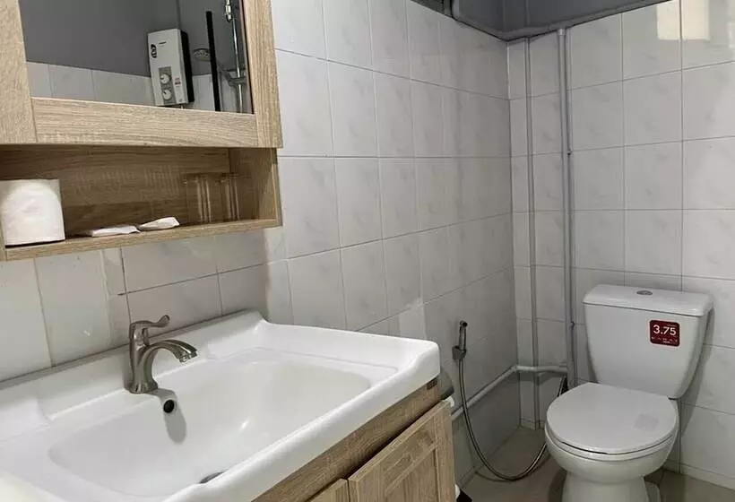 Fotos del hotel Sri Chada:  8