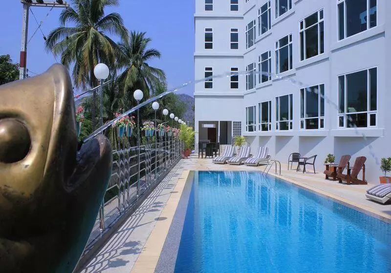 Fotos del hotel Kanchanaburi City:  9