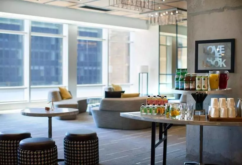 Fotos del hotel Renaissance New York Midtown Hotel:  8