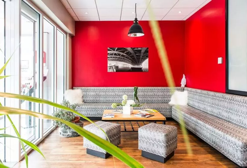 Fotos del hotel Kyriad Lyon Est Stadium Eurexpo Meyzieu:  3