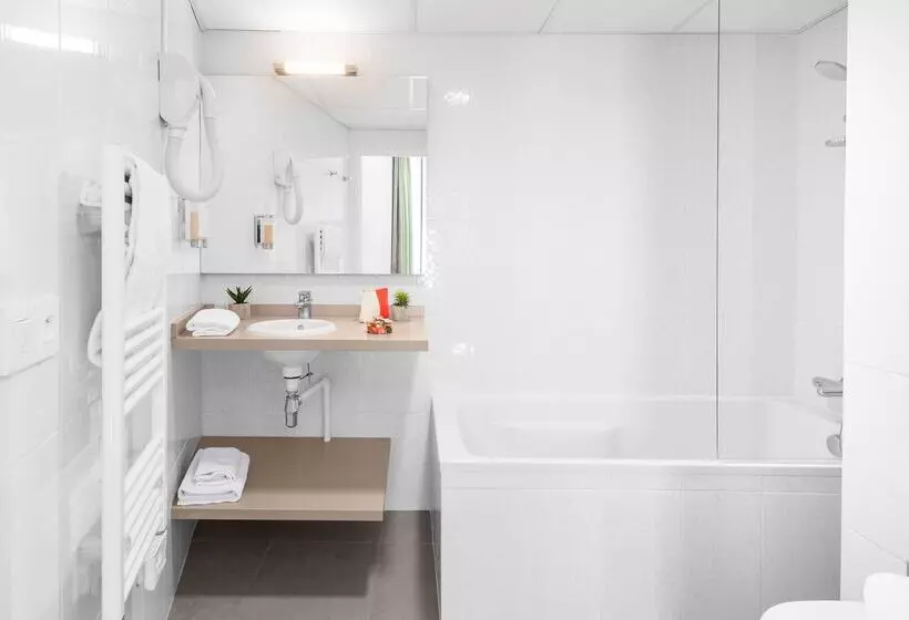 Fotos del hotel Kyriad Lyon Est Stadium Eurexpo Meyzieu:  14