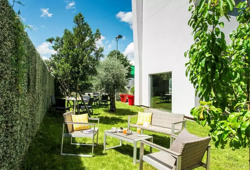 Fotos del hotel Kyriad Lyon Est Stadium Eurexpo Meyzieu:  25