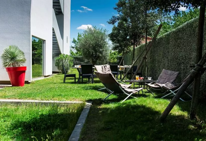 Fotos del hotel Kyriad Lyon Est Stadium Eurexpo Meyzieu:  22