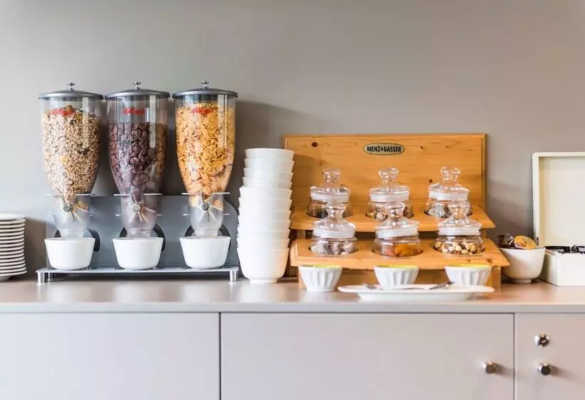 Fotos del hotel Kyriad Lyon Est Stadium Eurexpo Meyzieu:  5