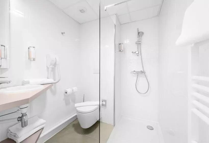 Fotos del hotel Kyriad Lyon Est Stadium Eurexpo Meyzieu:  8