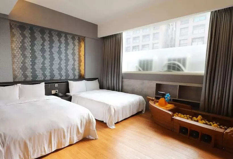 Fotos del hotel Military75:  18