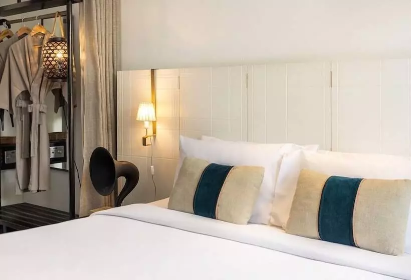 Des Artists, Ping Silhouette