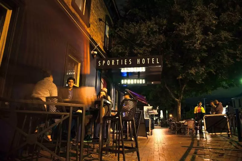 Fotos del hotel Sporties:  4
