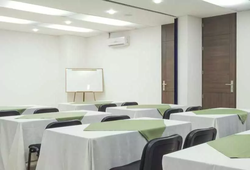 Fotos del hotel Apartamentos Regency La Feria:  7