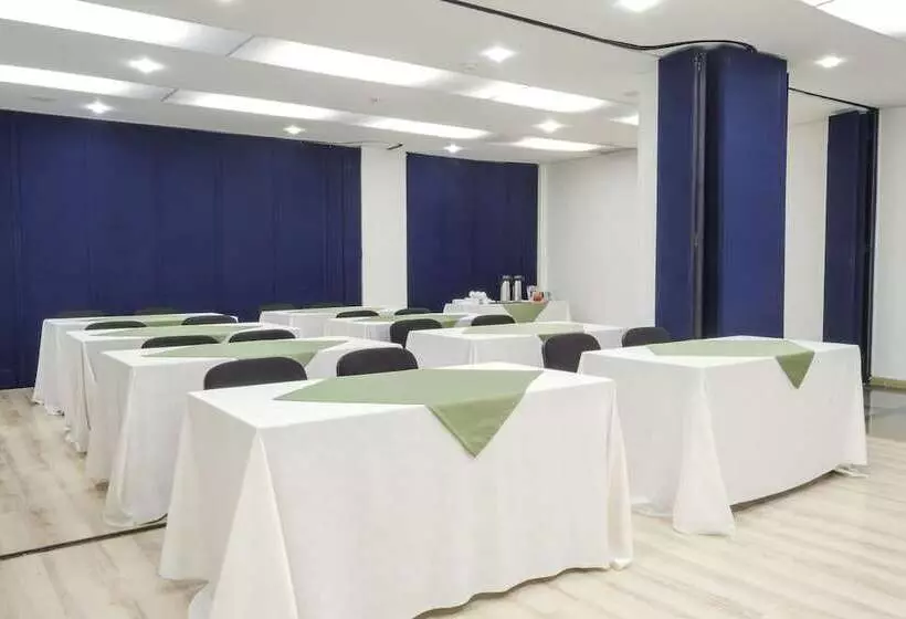 Fotos del hotel Apartamentos Regency La Feria:  14