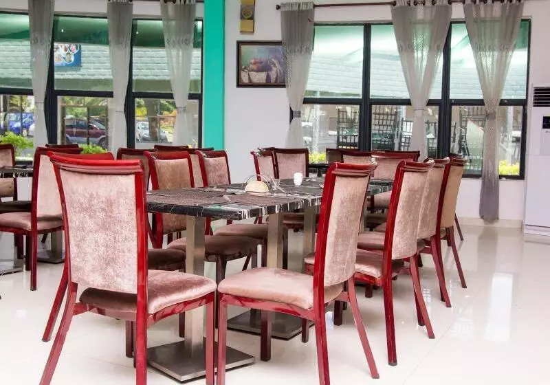 Fotos del hotel Mika Convention Center:  3