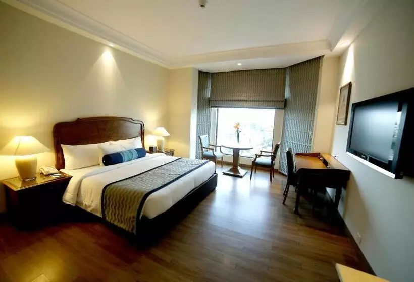 Fotos del hotel The Lalit Traveller Jaipur:  2