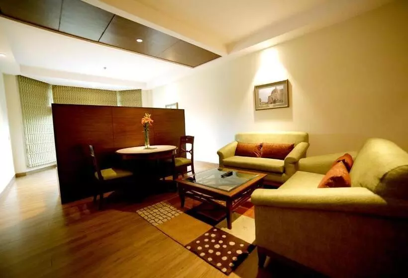 Fotos del hotel The Lalit Traveller Jaipur:  25