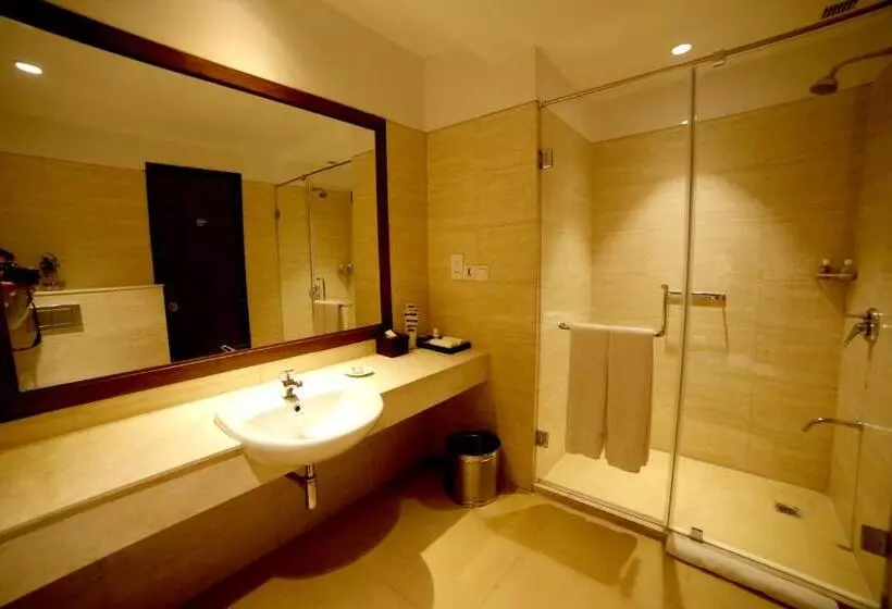 Fotos del hotel The Lalit Traveller Jaipur:  20