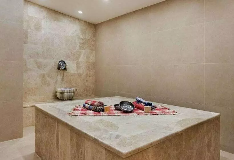 Fotos del hotel Ramada  & Suites Kusadasi:  3