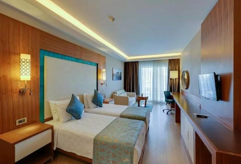Fotos del hotel Ramada  & Suites Kusadasi:  23