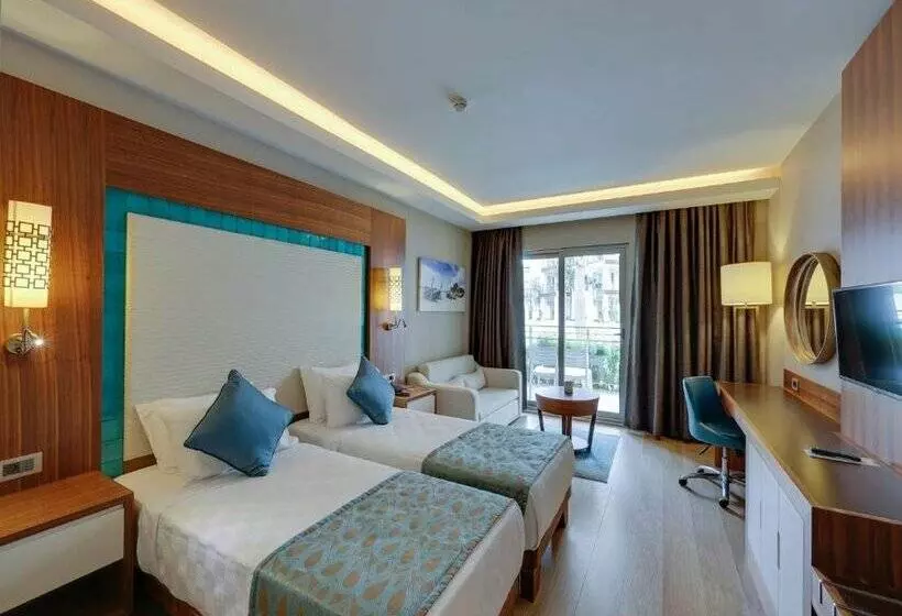 Fotos del hotel Ramada  & Suites Kusadasi:  13