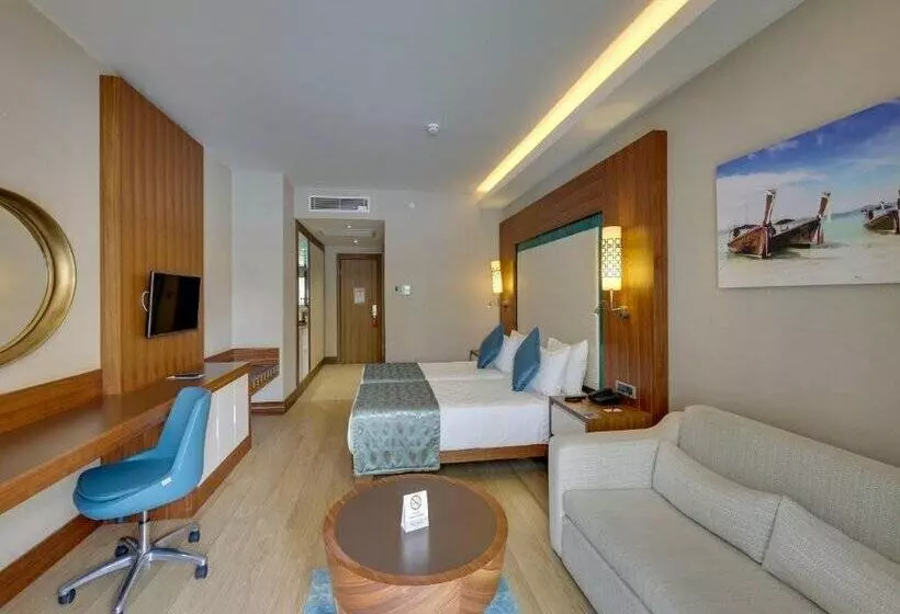 Fotos del hotel Ramada  & Suites Kusadasi:  20