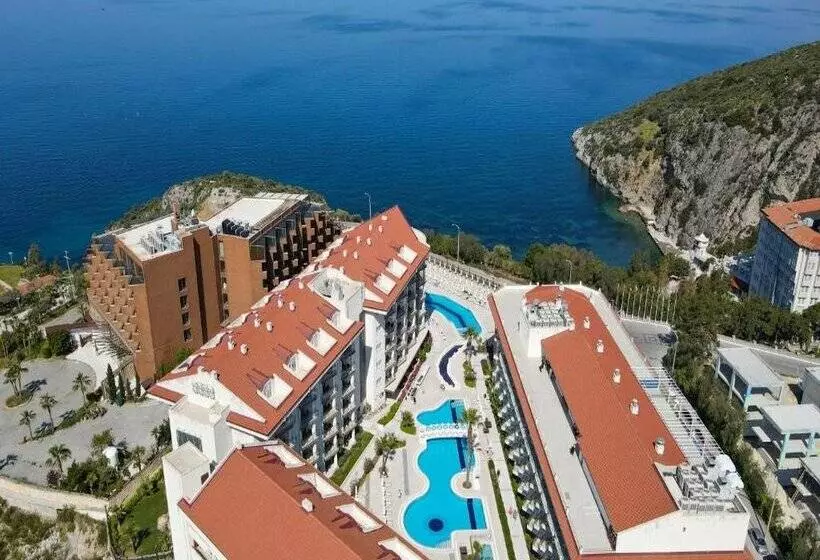 Fotos del hotel Ramada  & Suites Kusadasi:  12